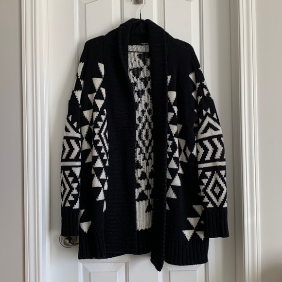 Express black and white sweater - Picture 2 of 4